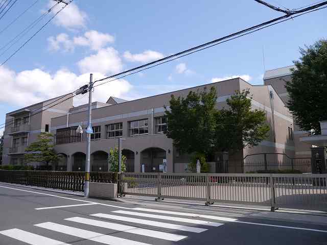 晃華学園 校門ドットコム